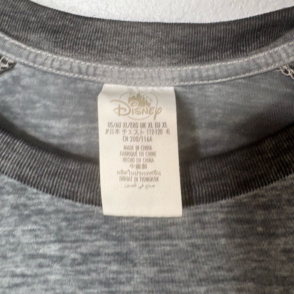 Disney XL Haunted Mansion “A Tomb With A View” T-Shirt - Picture 3 of 5